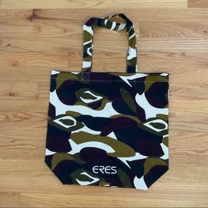 Eres camo tote bag